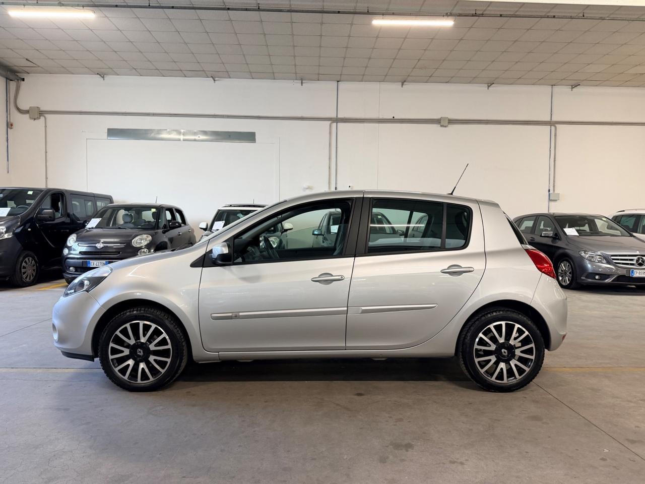 Renault Clio 1.2 16V 5 porte Dynamique