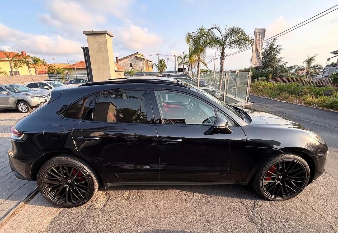Porsche Macan 2.0- tetto apribile