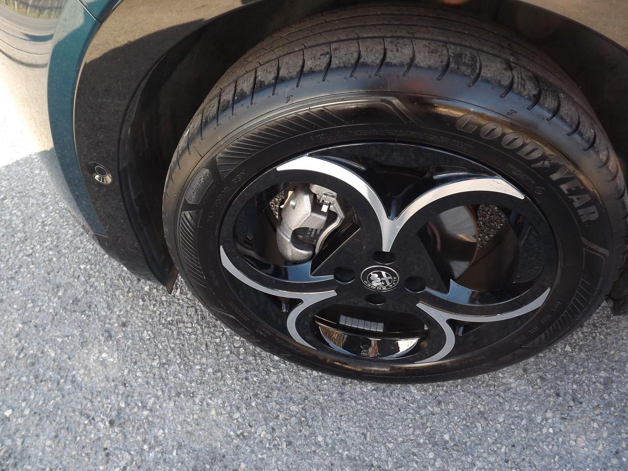 Alfa Romeo Junior 1.2 136 CV Hybrid eDCT6 Speciale