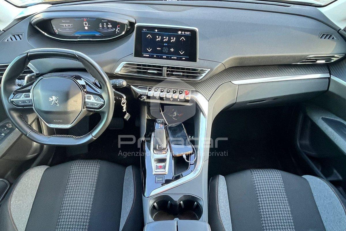 PEUGEOT 5008 BlueHDi 130 S&S EAT8 Business