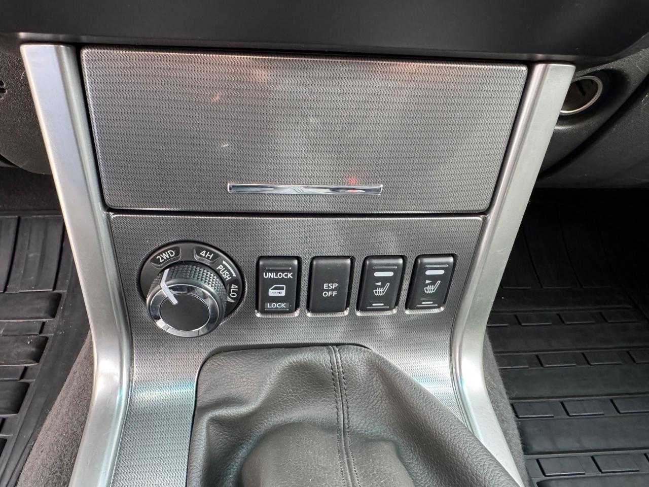 Nissan Navara 2.5 dCi 190CV 4 porte Double Cab Platinum