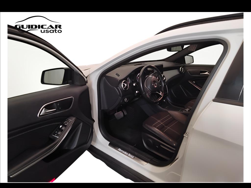 Mercedes-Benz GLA-X156 2014 - GLA 220 d (cdi) Sport 4matic 170cv auto