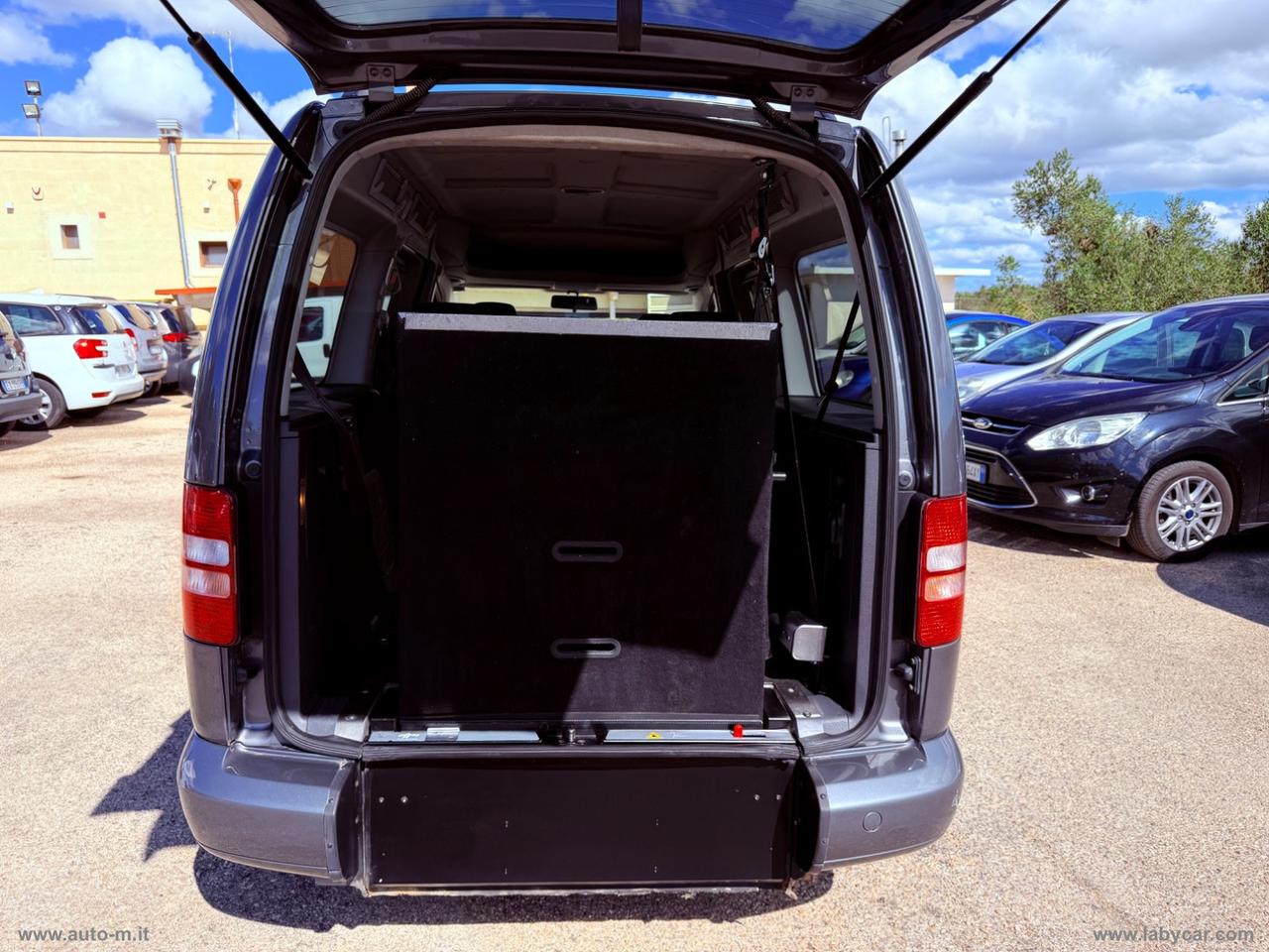 VOLKSWAGEN Caddy 1.6 TDI 102 CV Trendline Maxi CON PEDANA PER DISABILI