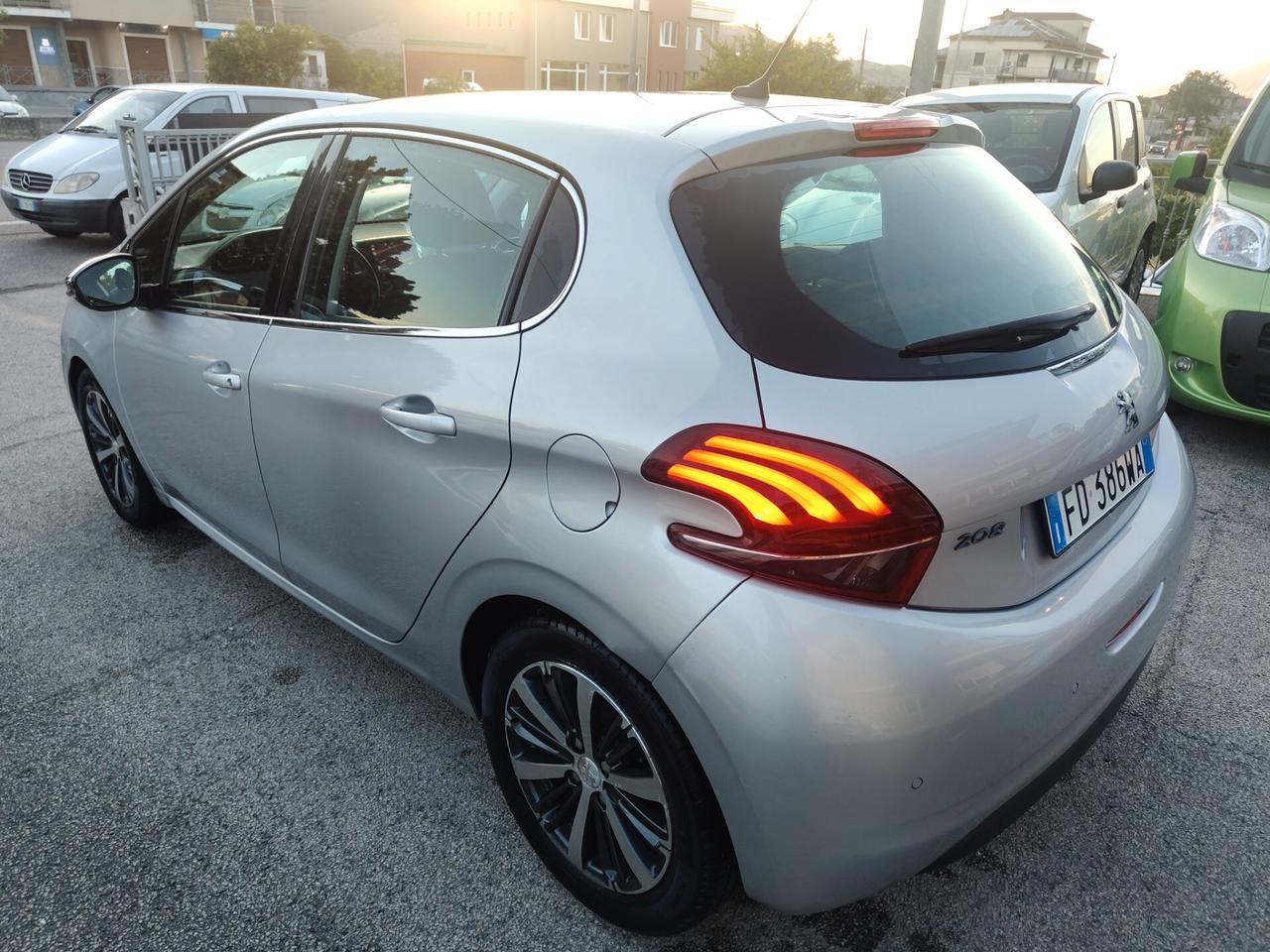 Peugeot 208 PureTech 82 5 porte Allure