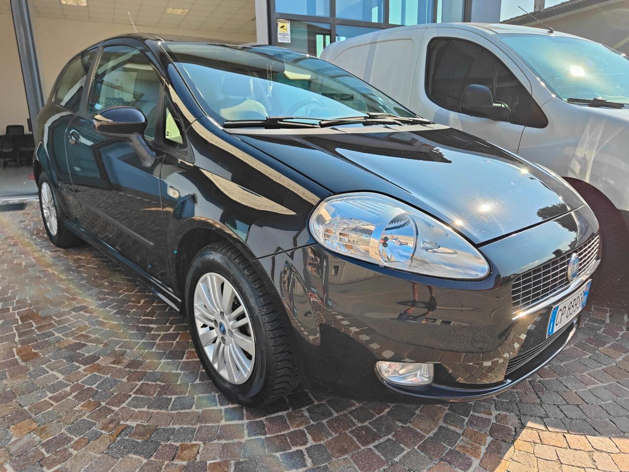 Fiat Grande Punto 1.4 3PT. SPORT OK Neo Patentati