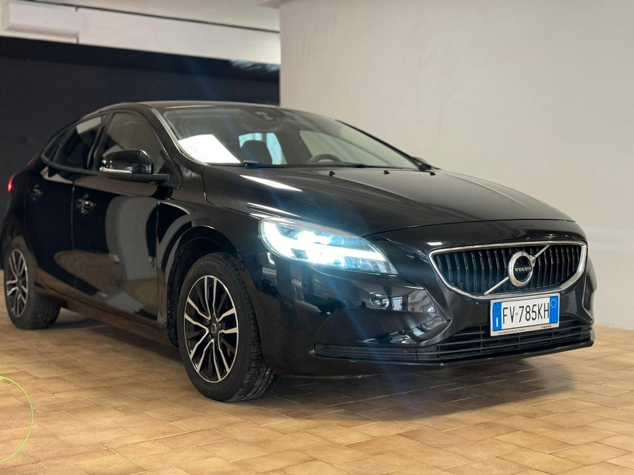 Volvo V40 D2 R-design