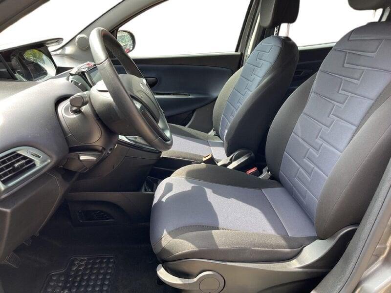 Lancia Ypsilon NUOVA My24 402 Platino 1.0