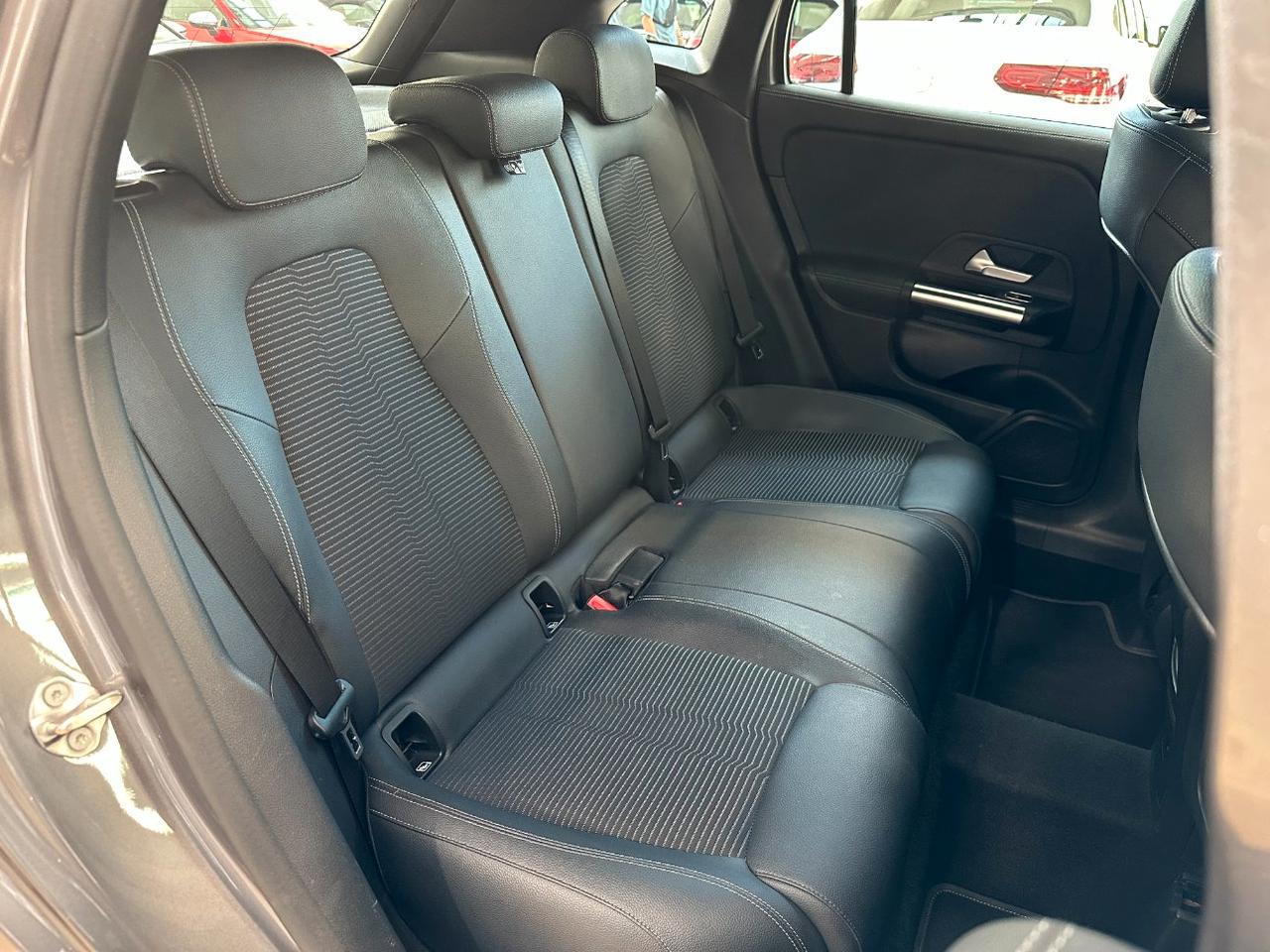 Mercedes GLA 200 d Sport Plus auto-18"-Telecamera