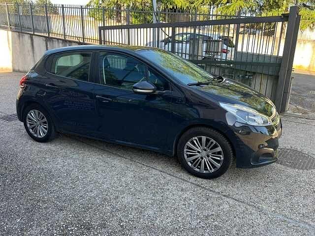 Peugeot 208 Allure Blue HDI 75
