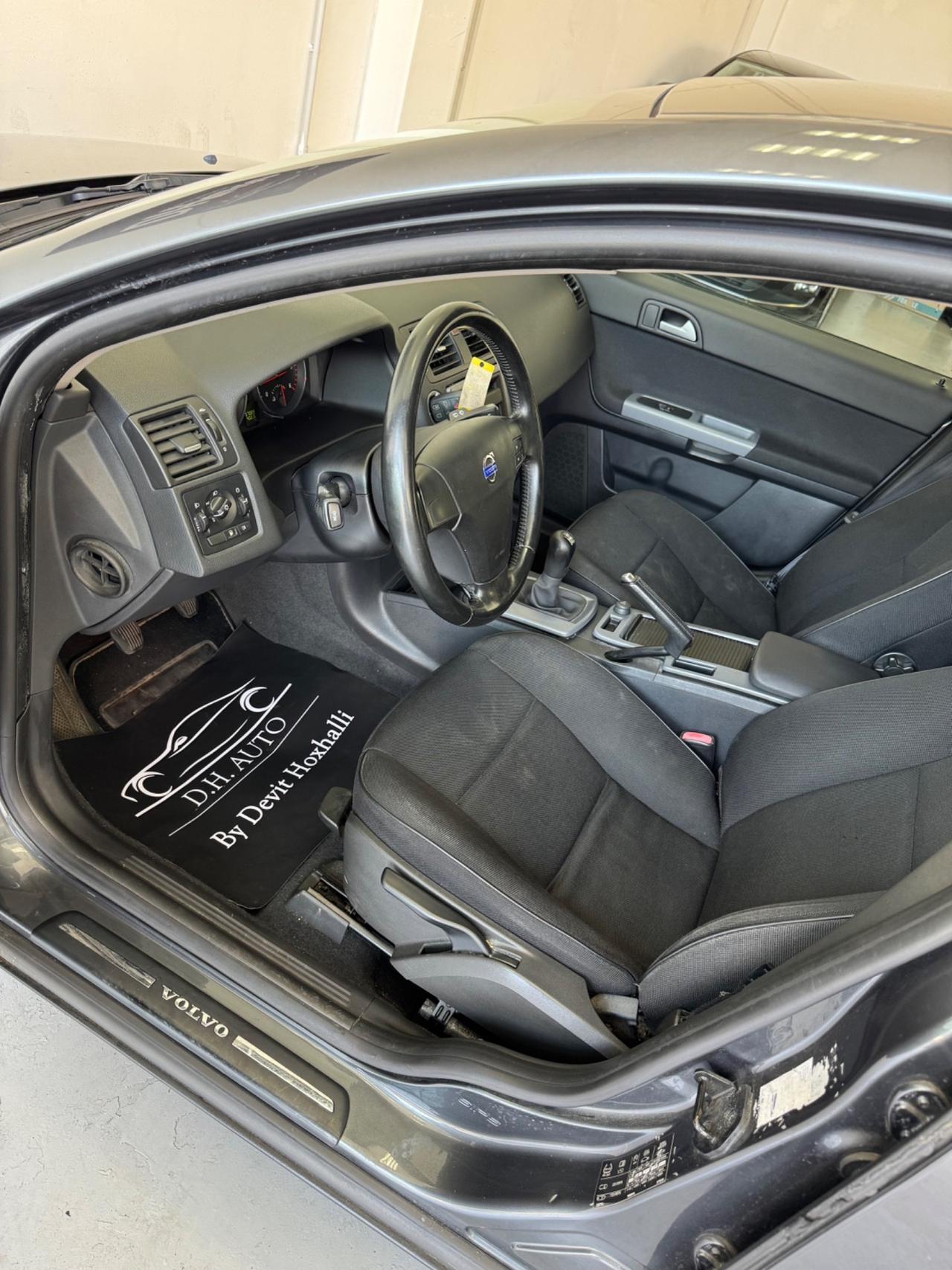 Volvo V50 D2 R-design