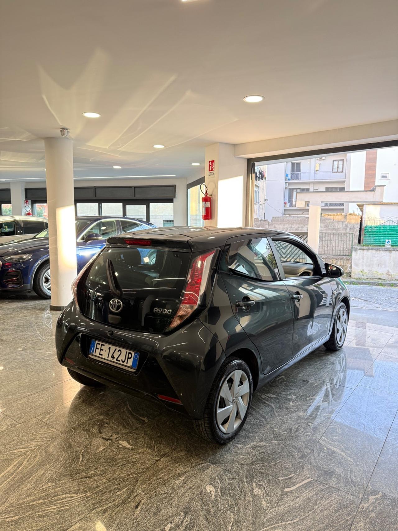 Toyota Aygo 1.0 VVT-i 69 CV 5 porte x-cool