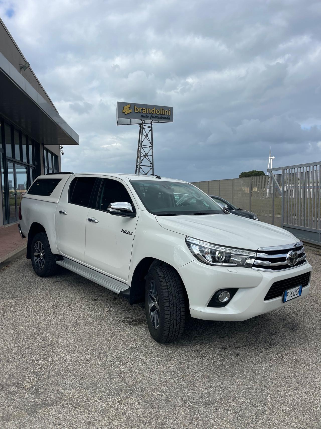 TOYOTA Hilux 2.4D4D EXECUTIVE AUTO my17"