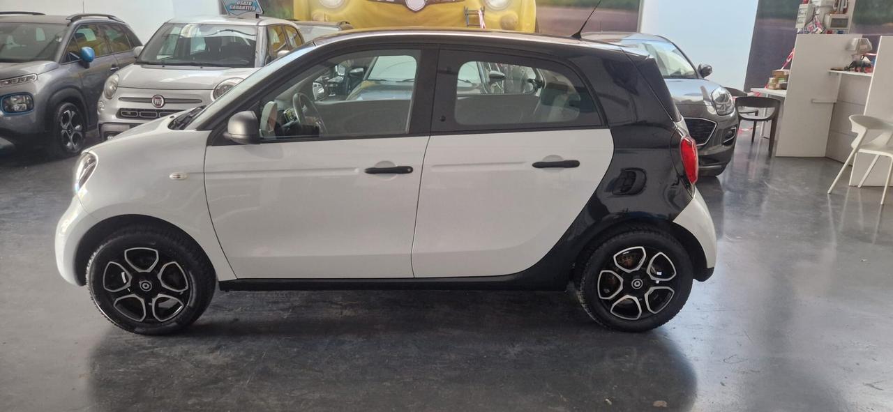 Smart ForFour 70 1.0 twinamic Youngster