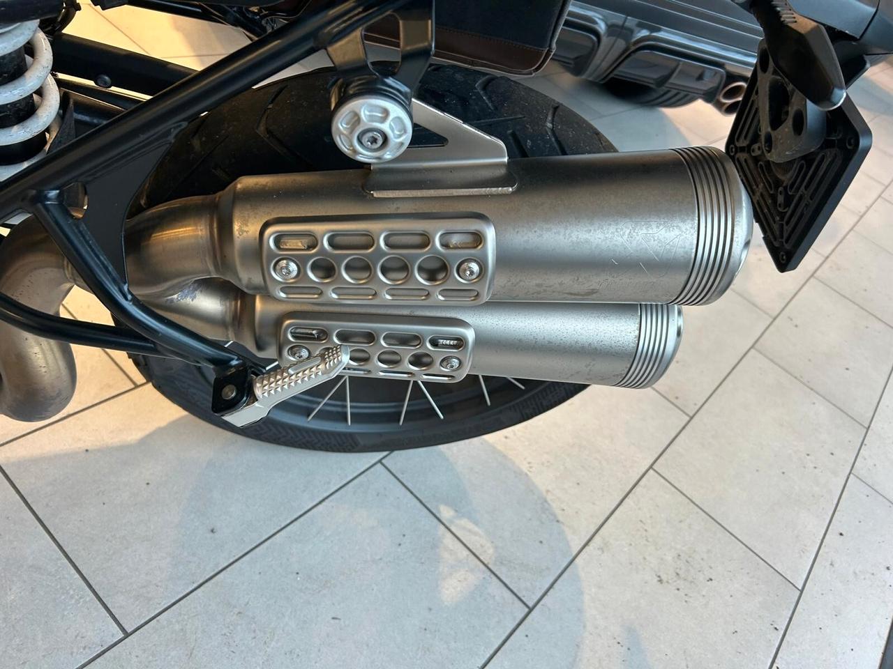 Bmw R nineT SCRAMBLER ABS AKRAPOVIC