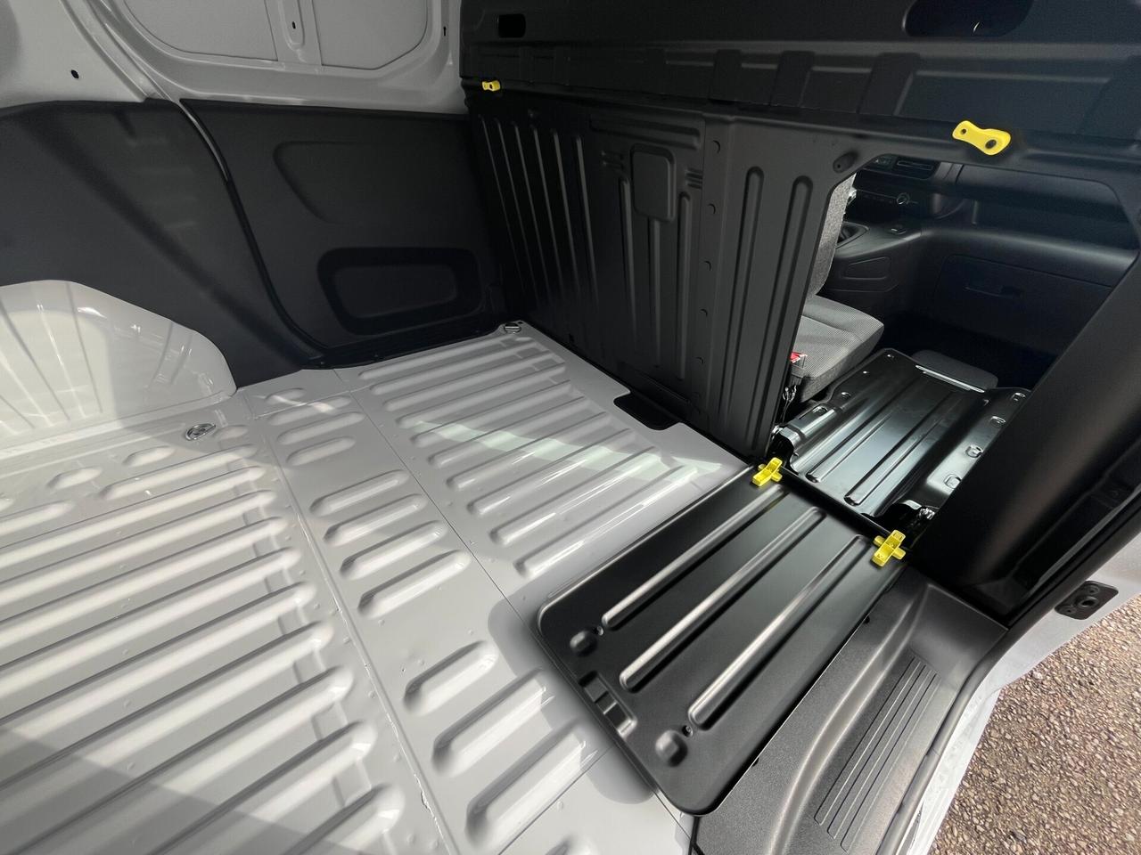 Doblò serie 2 VAN CH1 1.5 BlueHdi 100cv KM ZERO