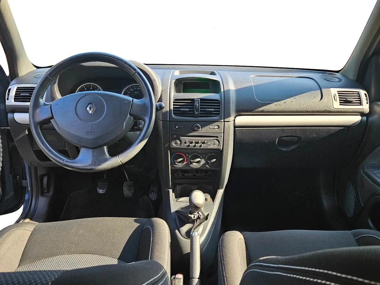 Renault Clio 1.2 16V 5 porte Luxe OK Neopatentati