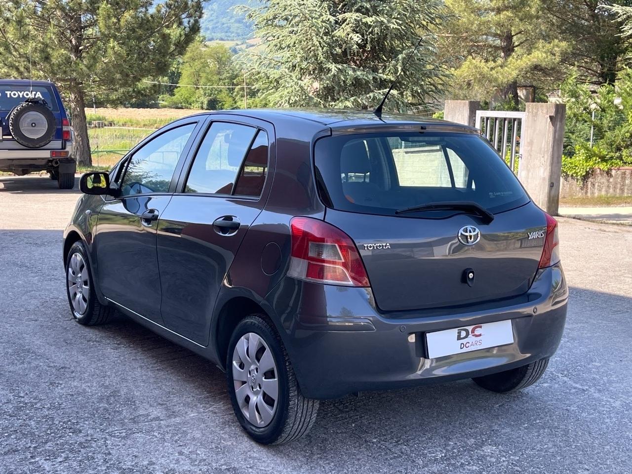 Toyota Yaris 1.0 5 porte