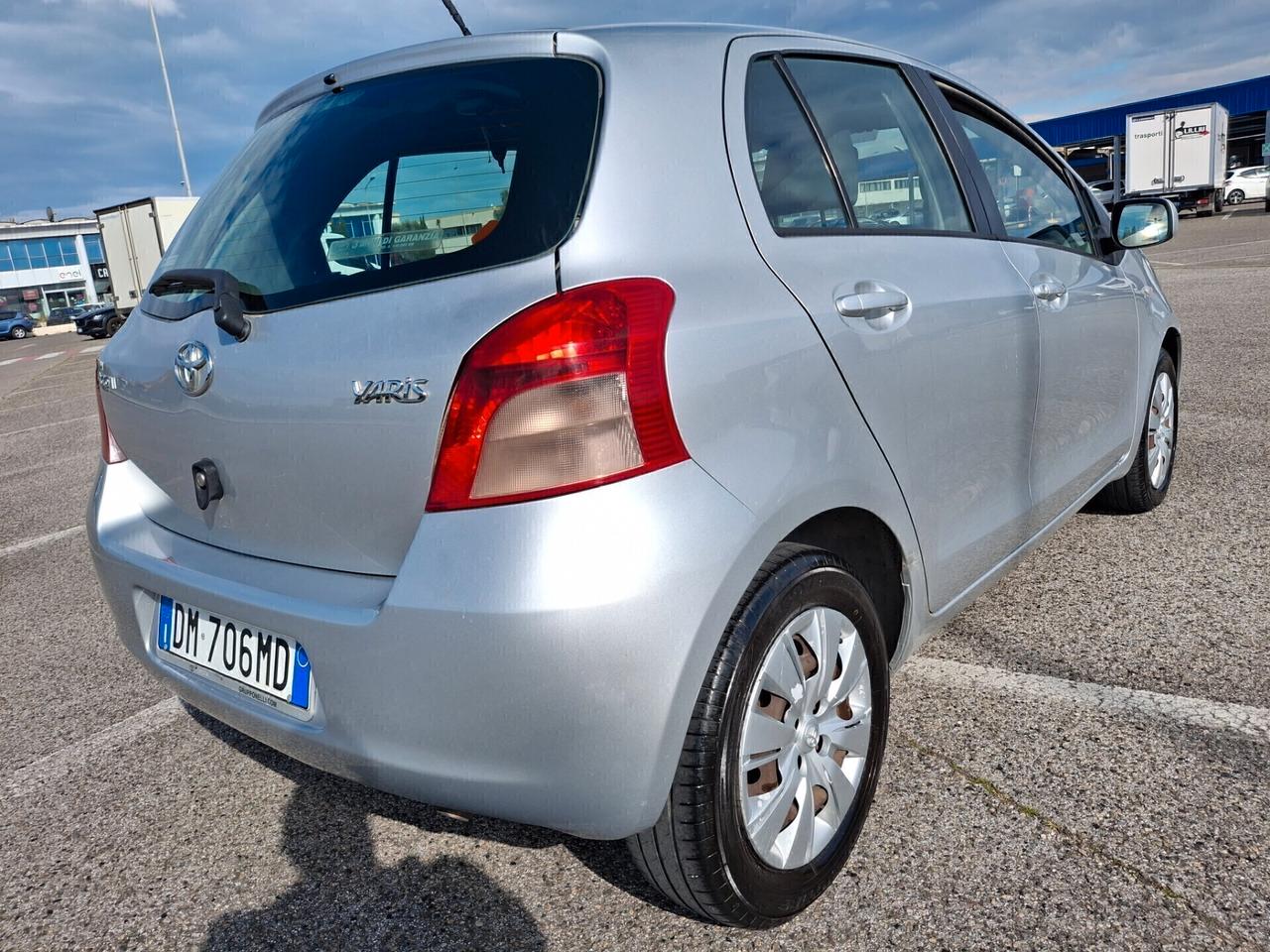 Toyota Yaris 1.3 Benzina-5 Porte-OK NEOPATENTATI.