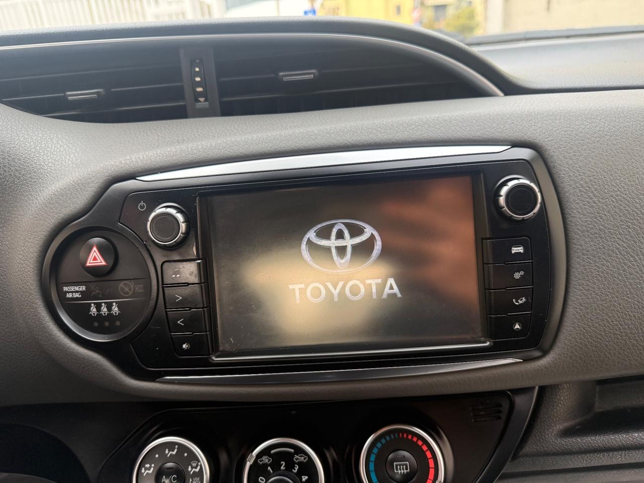 Toyota Yaris 1.0benzina 5porte LOUNGE - 2017