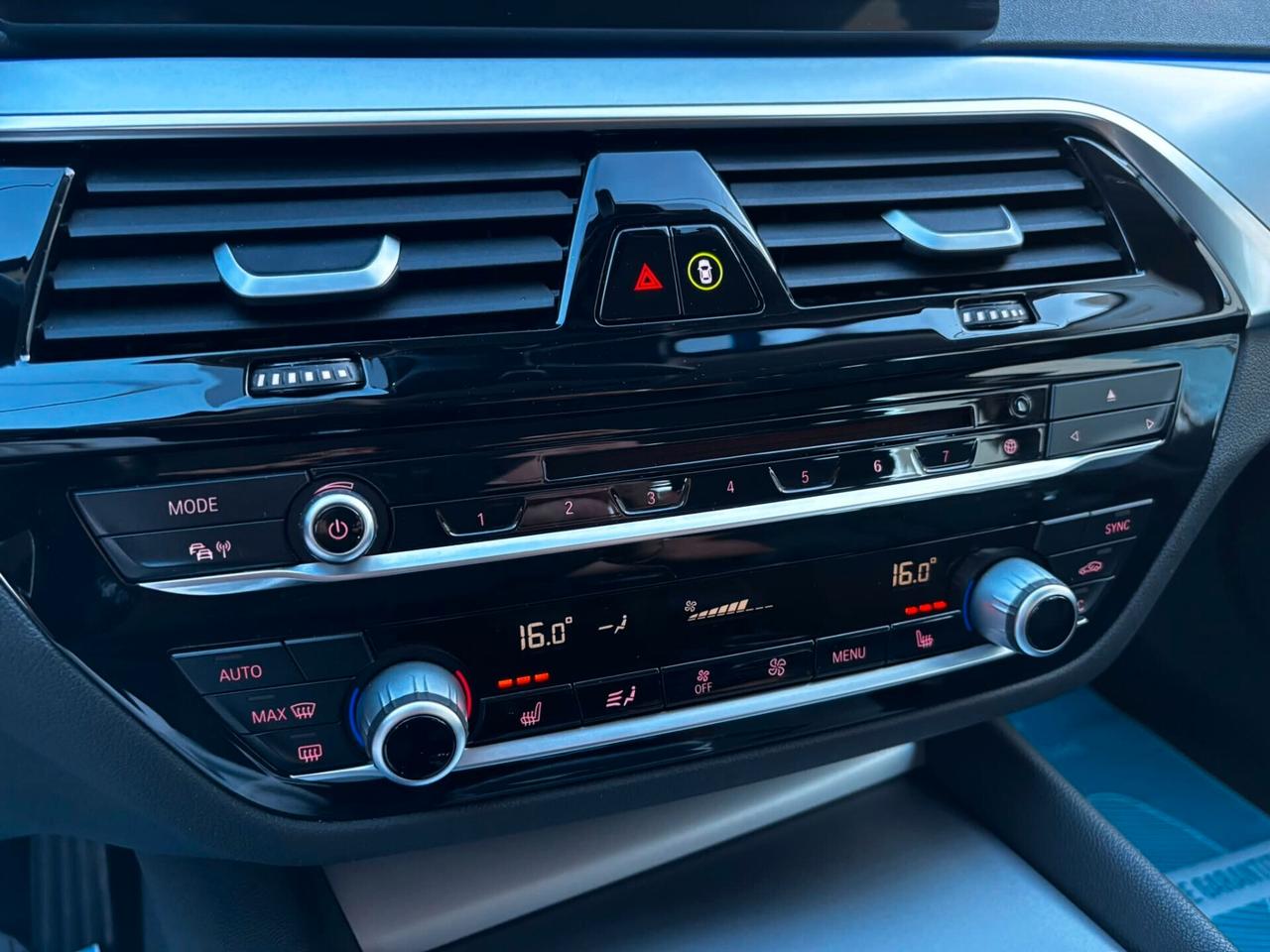 Bmw 520d Touring Luxury Led ambient - 2019