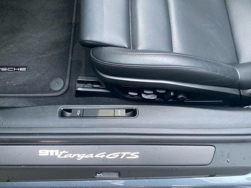 Porsche 911 911 Targa 4 GTS 541 CV (992.2)