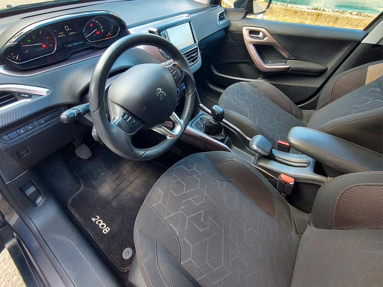 Peugeot 2008 BlueHDi 100 S&S Allure