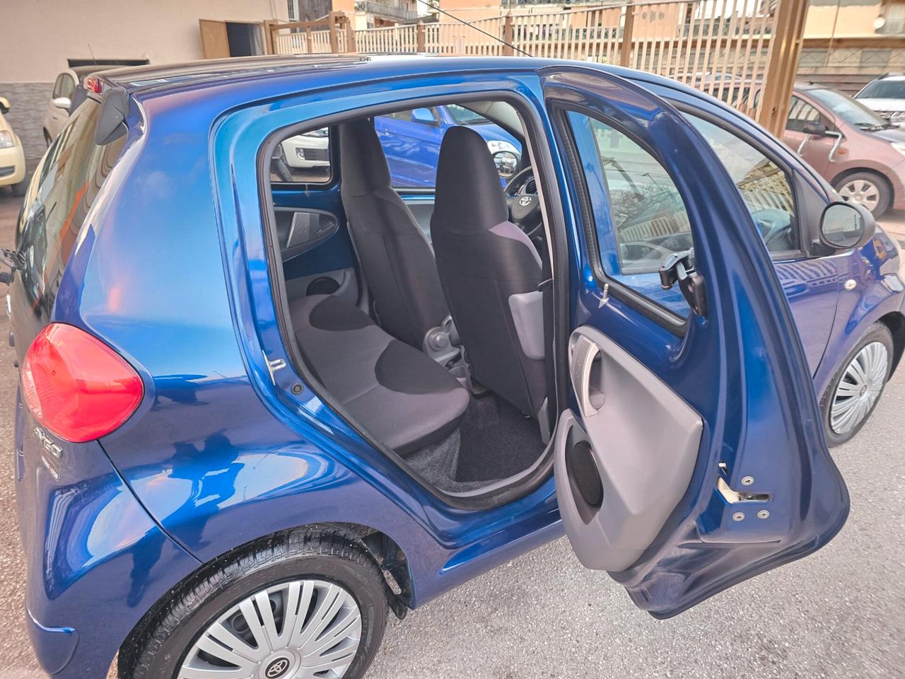 Toyota Aygo 1.0 12V VVT-i 5 porte Sound AUTOMATICA