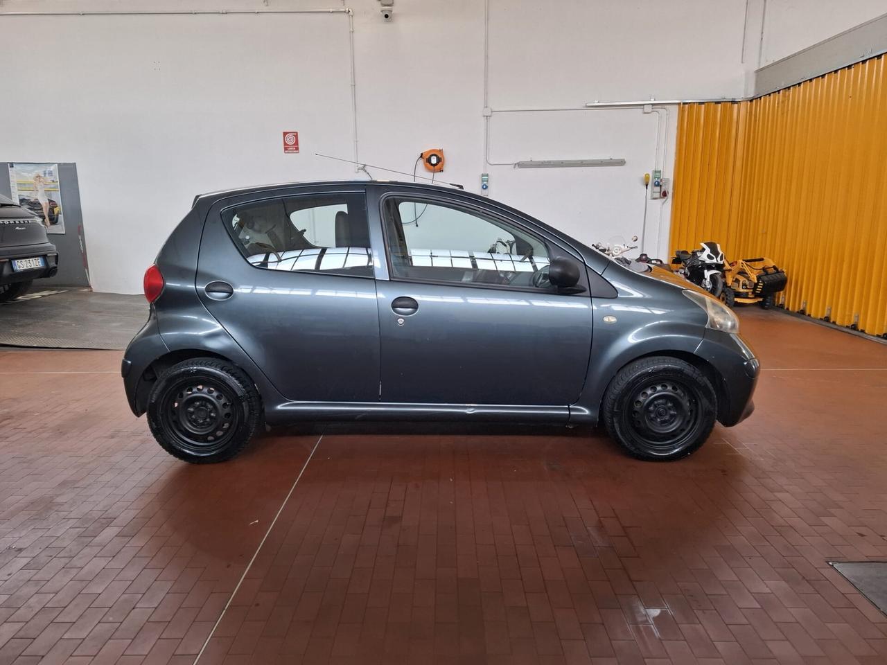 Toyota Aygo 1.0 12V VVT-i 5 porte Now
