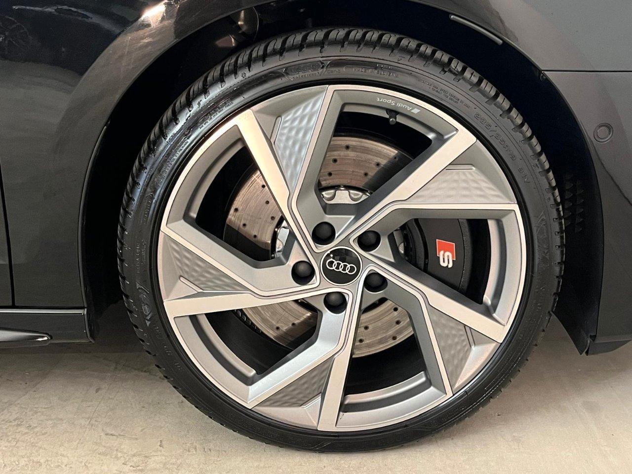 Audi S3 Sportback 2.0 tfsi quattro s-tronic AKRAPOVIC