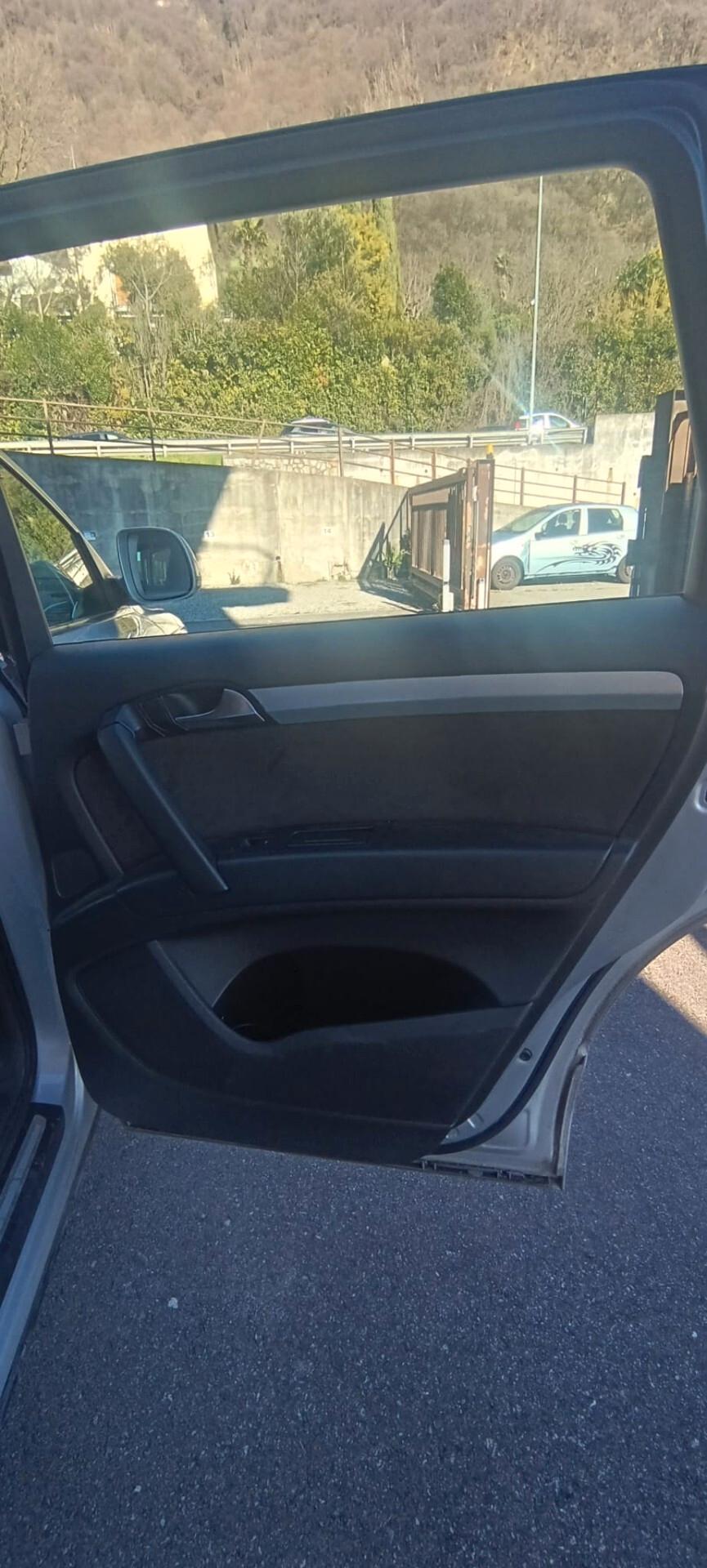 Audi Q7 3.0 V6 TDI 233CV quattro tiptronic S-LINE 7 POSTI