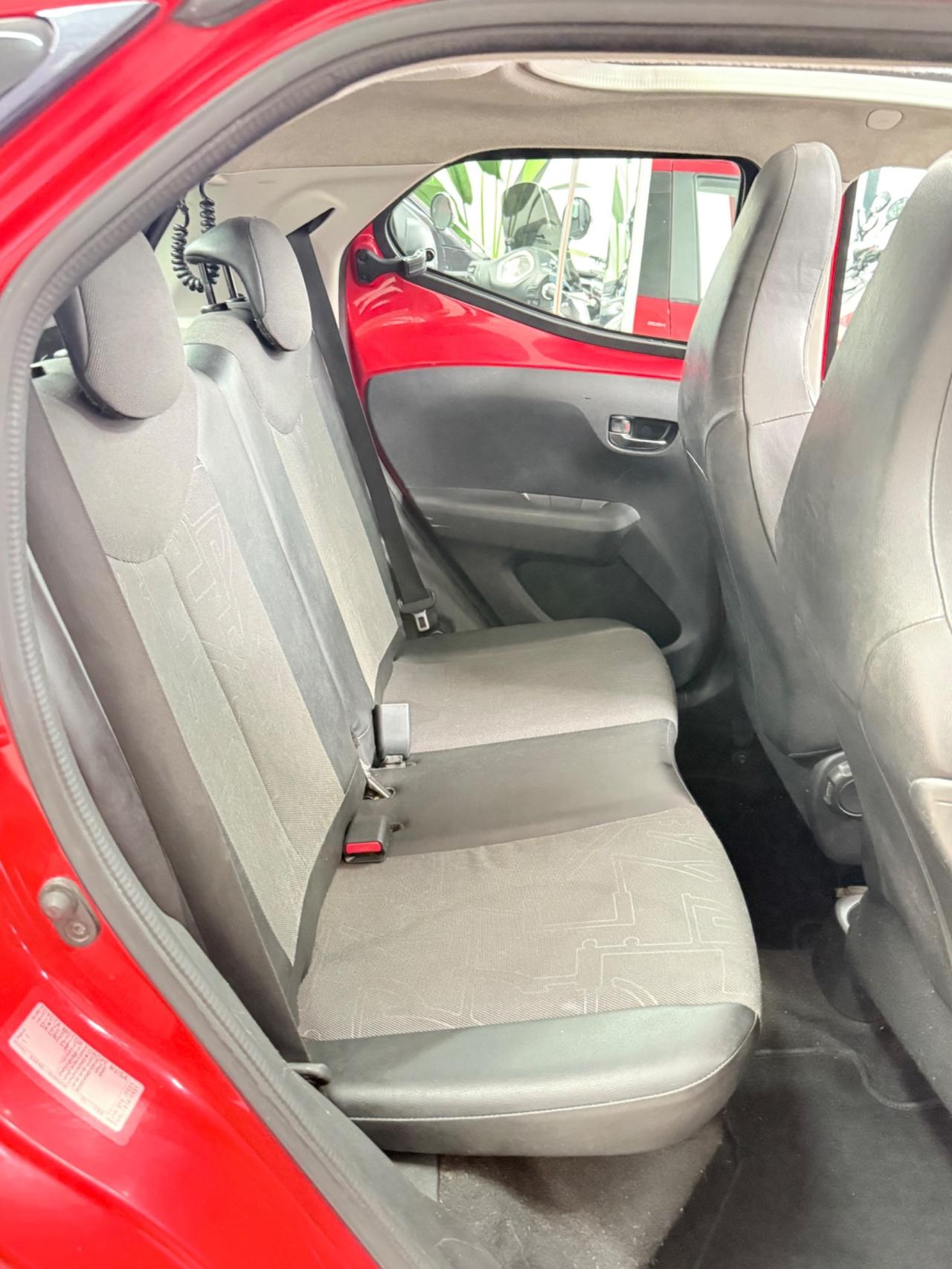 Toyota Aygo 1.0 VVT-i 69 CV 5 porte x-wave