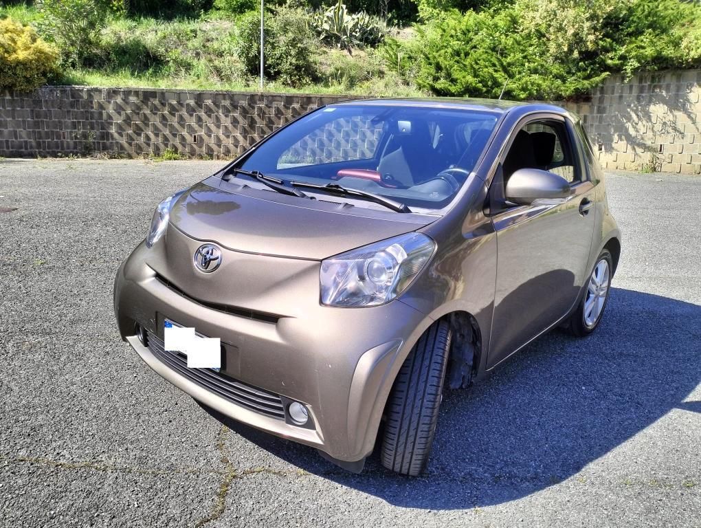 Toyota iQ 1.3 executive cvt E5