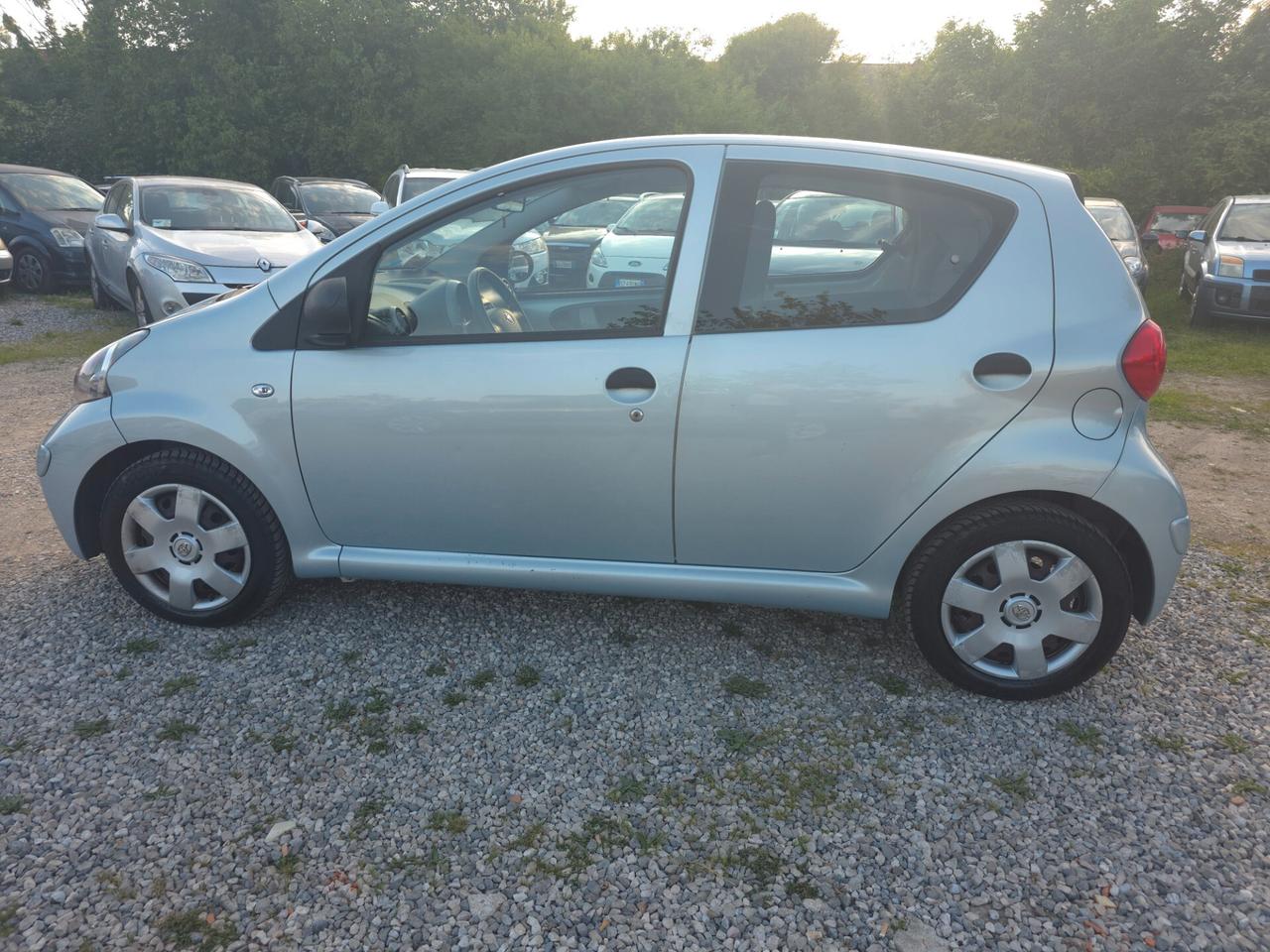 Toyota Aygo 1.0 12V VVT-i 5 porte Sol