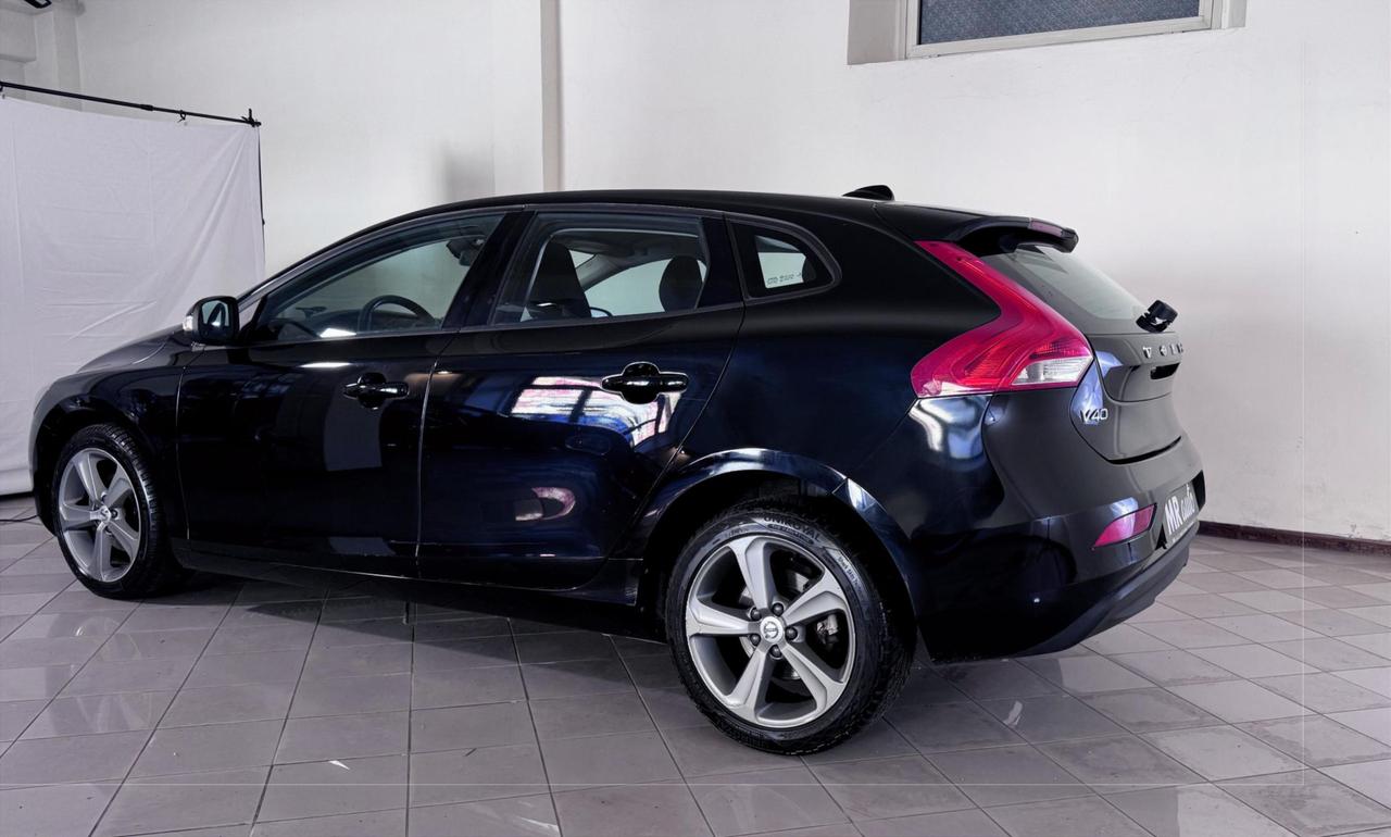 Volvo V40 2.0 d2 Momentum my17