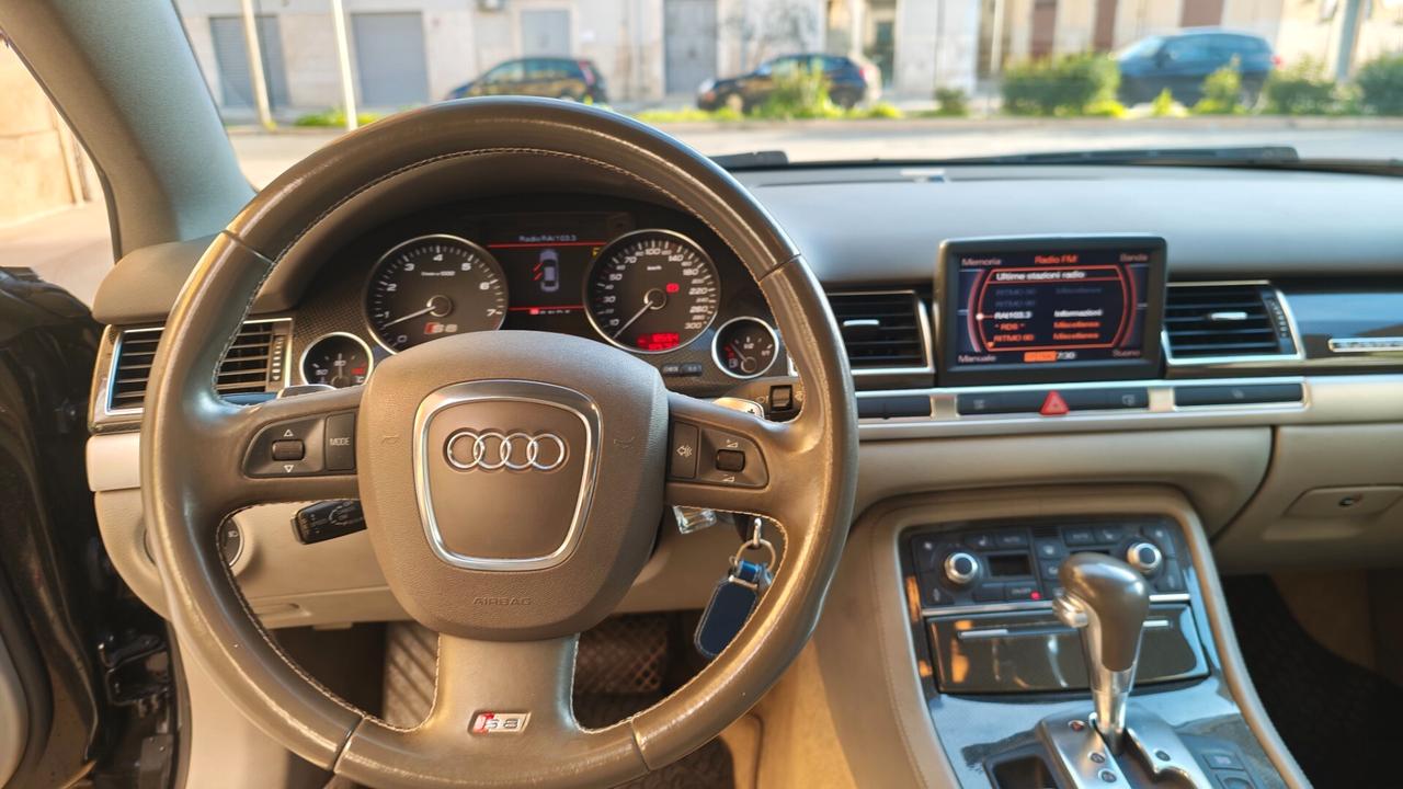 Audi A8 S8 5.2 V10 quattro tiptronic Lamborghini