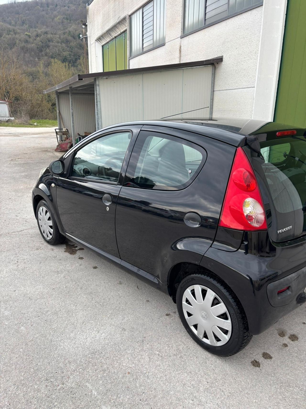 Peugeot 107 1.0 68CV 5p. Plaisir