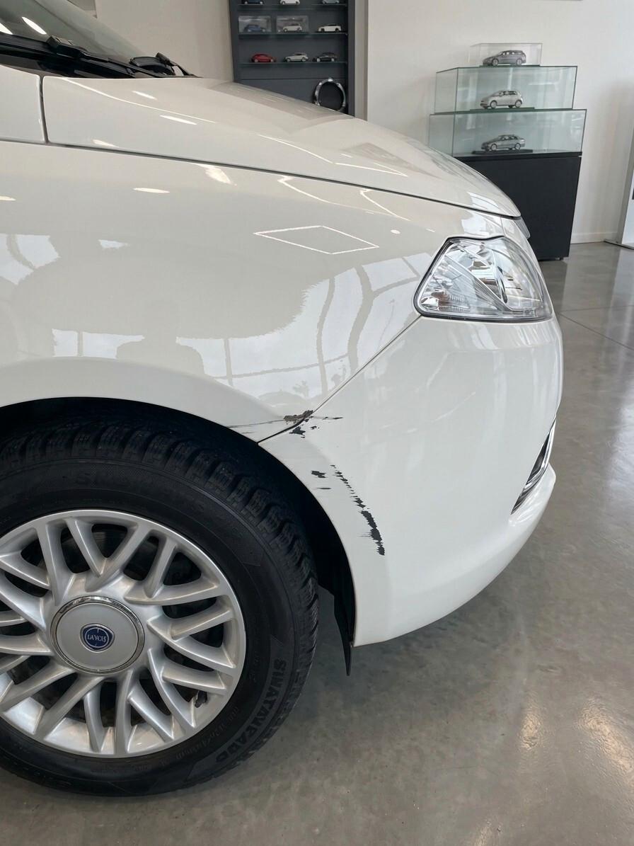 Lancia Ypsilon 0.9 TwinAir 85 CV 5 porte Metano Ecochic Gold