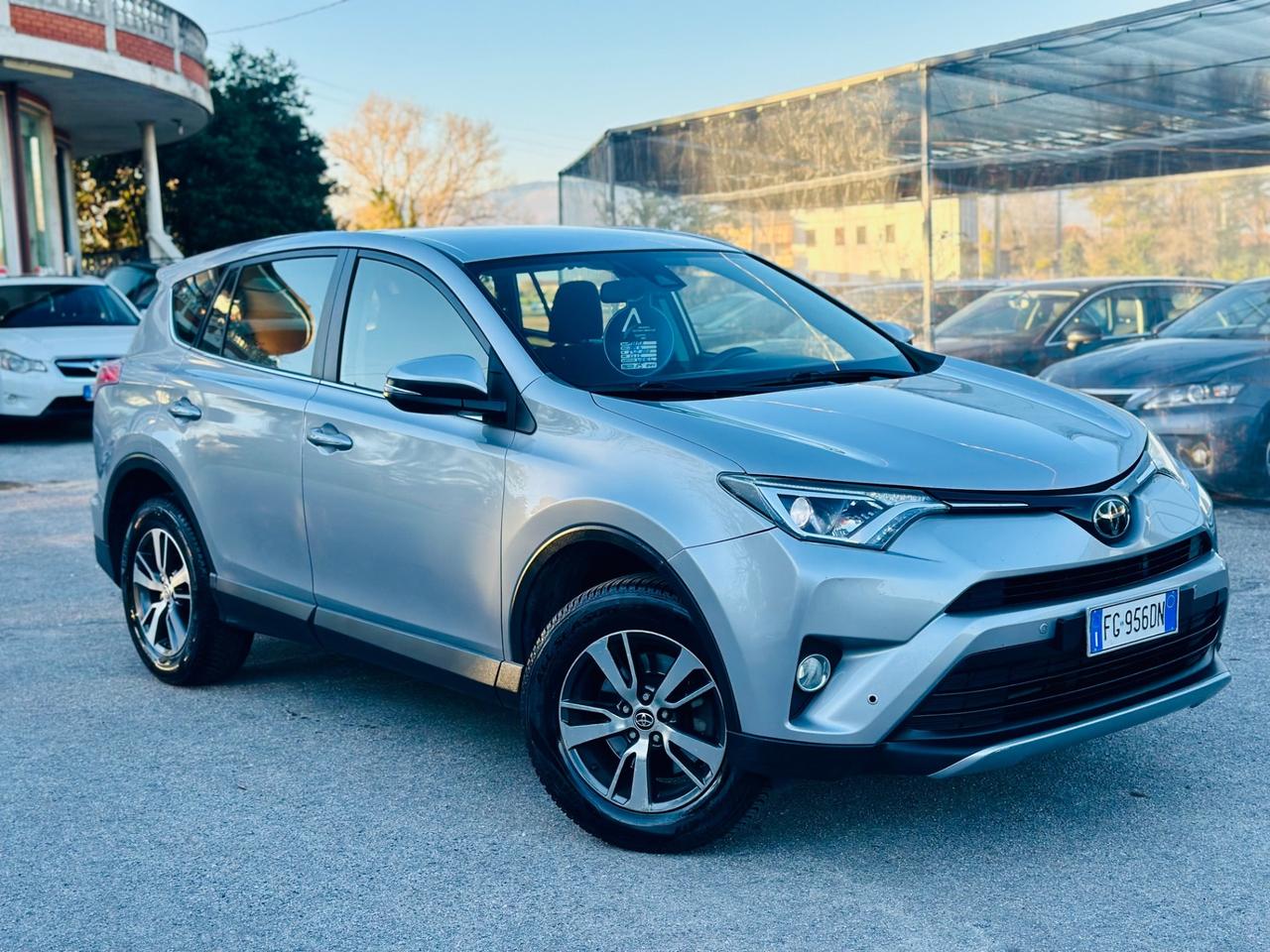Toyota RAV 4 2016 2.0 D-4D km 130,000 ok neopatentati ! ! !