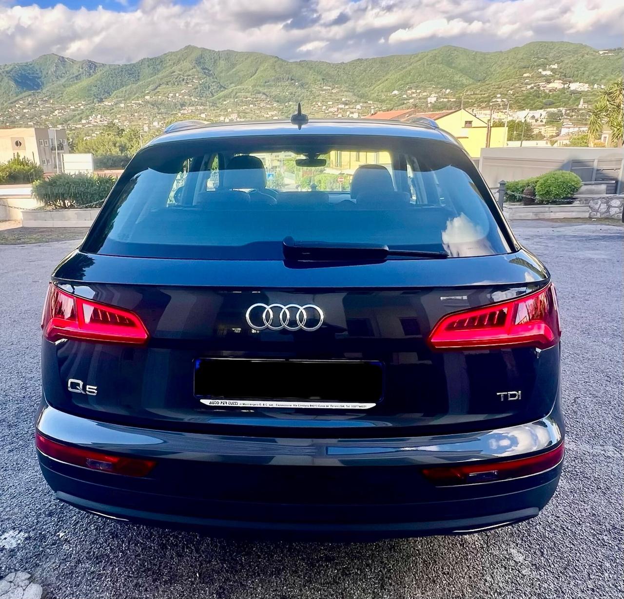 Audi Q5 2.0 TDI 150 CV Acc.Permute