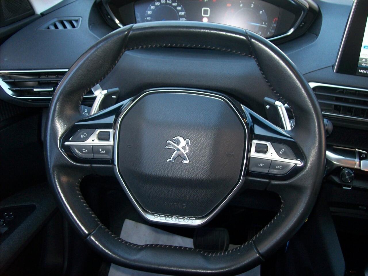 Peugeot 3008 1.5 BlueHDi 130CV EAT8 Allure