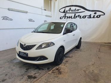 Lancia Ypsilon 1.0 FireFly S&S Hybrid Silver ECOCHIC TUA DA 119,00 AL MESE