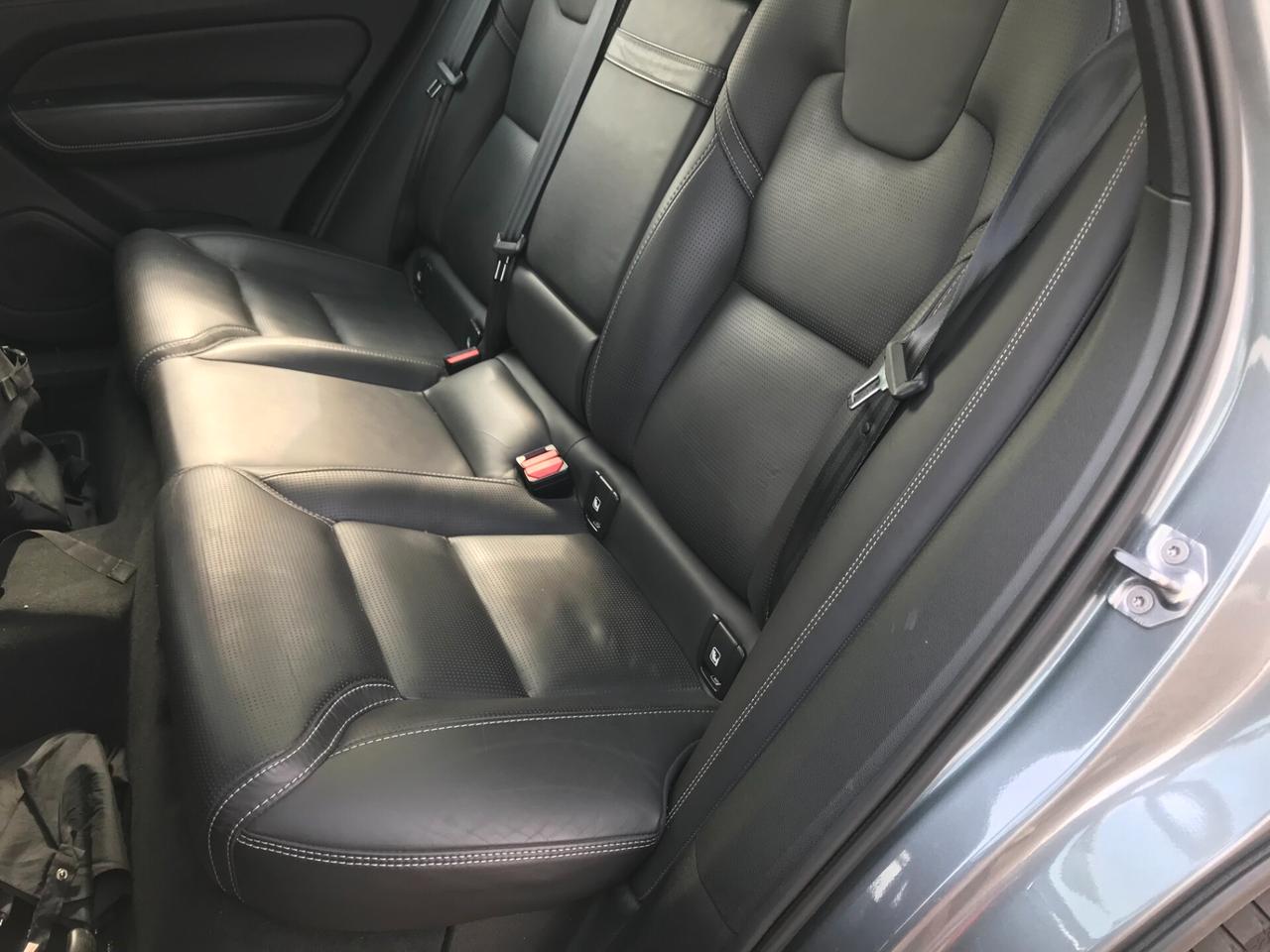 Volvo XC 60 XC60 D5 AWD Geartronic R-design
