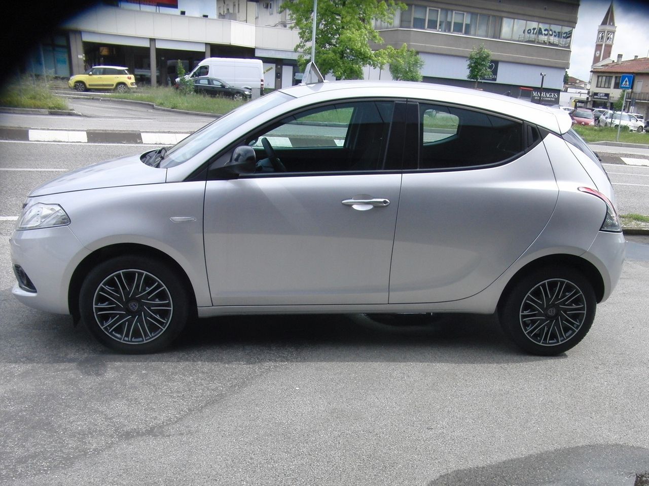 Lancia Ypsilon 1.2 69 CV 5 porte S&S Gold