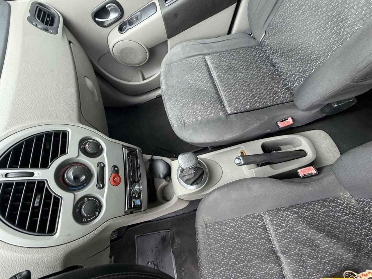 MODUS 1.5 DCI 65 CV