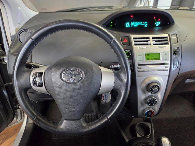 TOYOTA Yaris 1.3 5 porte