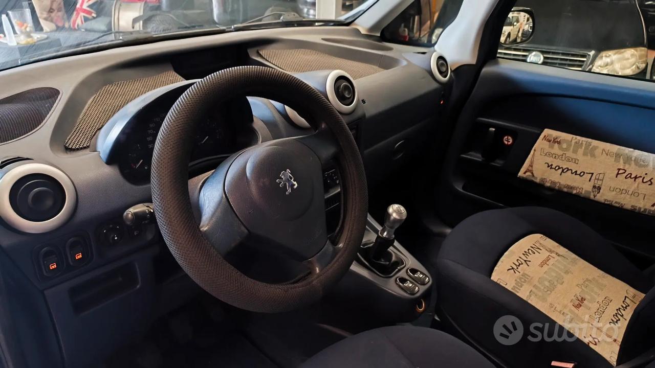 Peugeot 1007 benzina