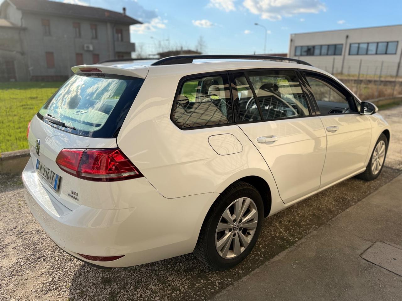 Volkswagen Golf Variant 1.6 TDI 105 CV DSG Comfortline BlueMotion Tech.