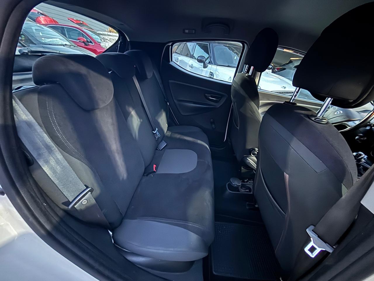 Lancia Ypsilon 1.2 69 CV 5 porte S&S Silver