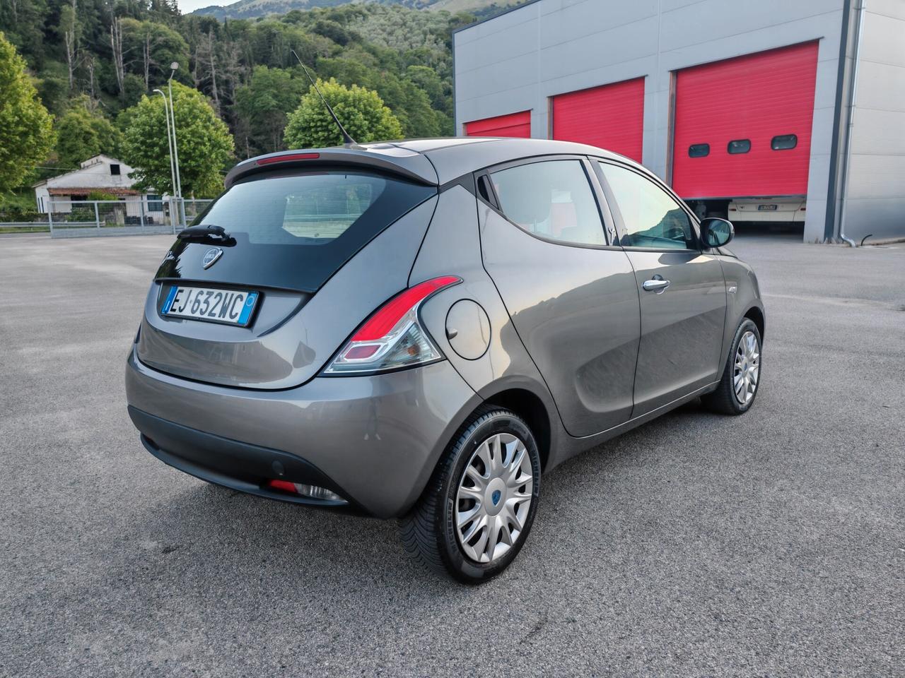 Lancia Ypsilon 1.2 69 CV Platinum