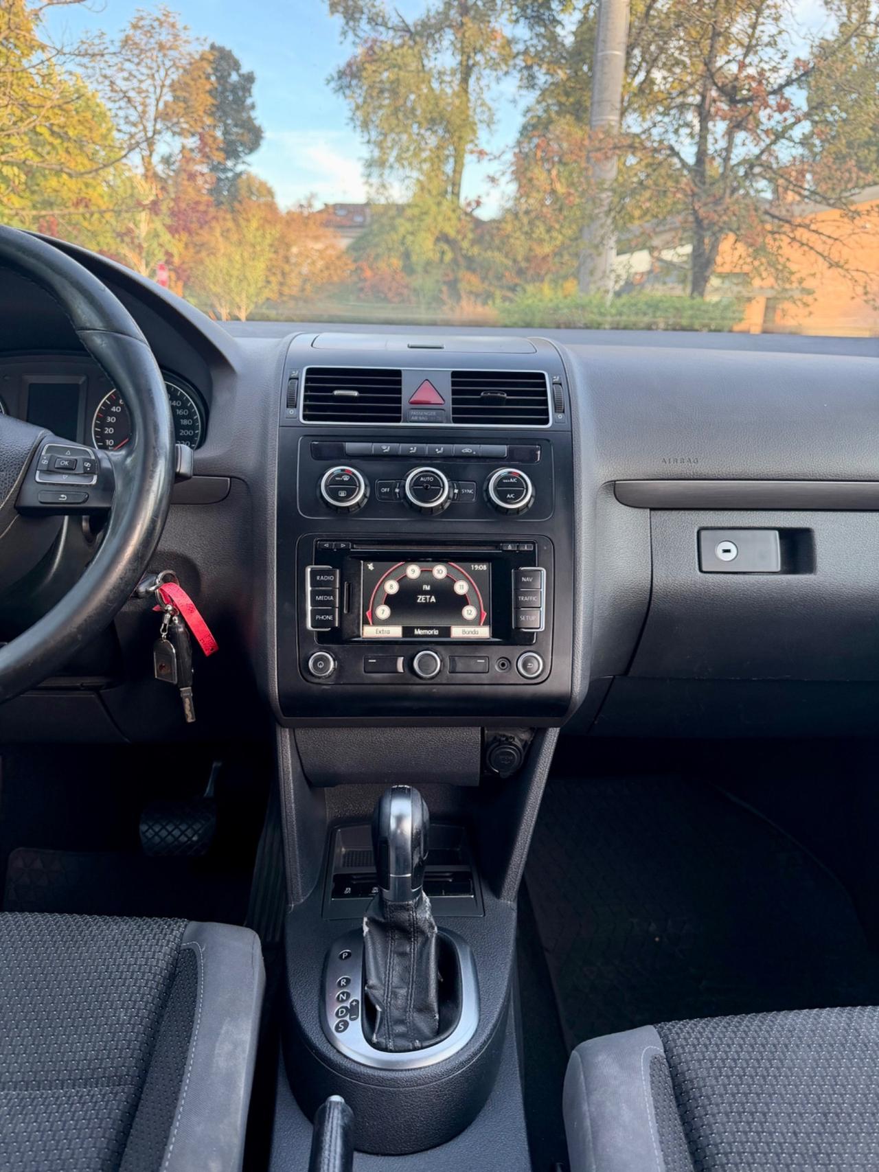 Volkswagen Touran 1.6 TDI DSG Comfortline